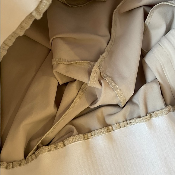 ATHLETA Cosmic Crop Beige - Picture 9 of 16